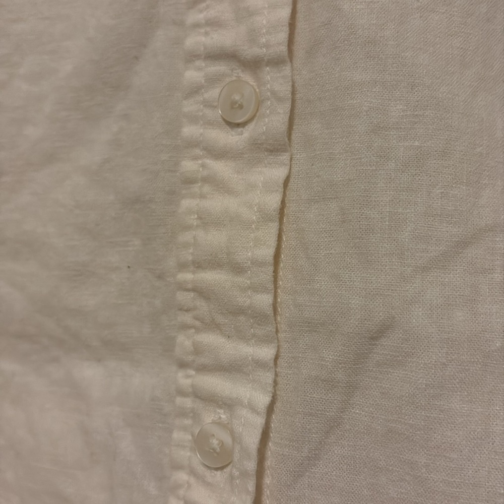 GAP Cream Sleeveless Button Down Shirt - Picture 3 of 4